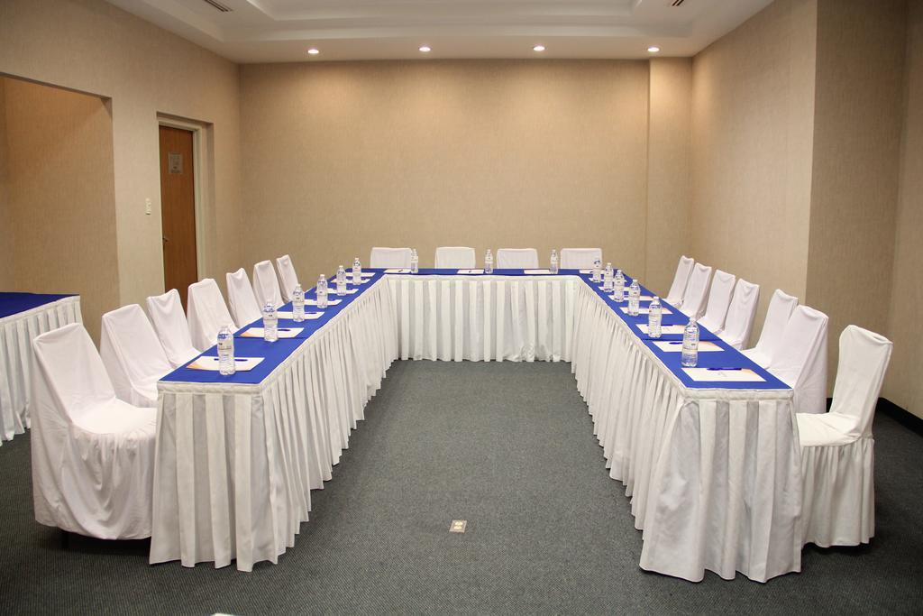 Rio Vista Inn Business High Class Hotel Poza Rica ภายนอก รูปภาพ